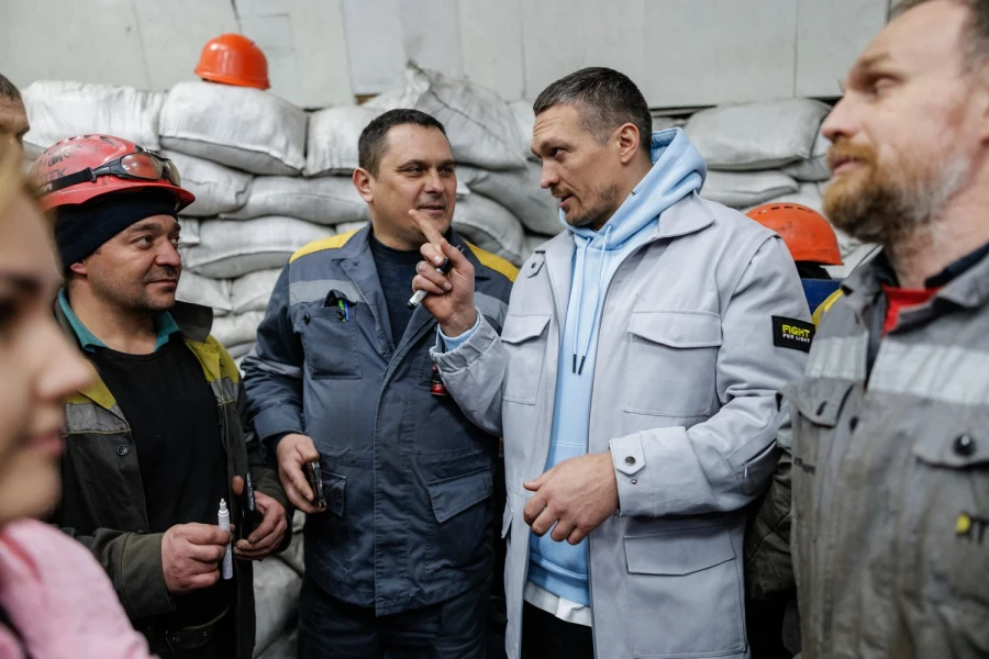 Usyk trains at a damaged DTEK power plant