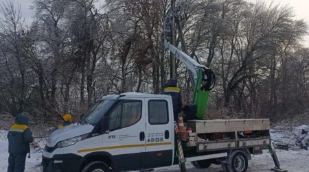 Image library / Power grids restoration by DTEK in -20°C conditions