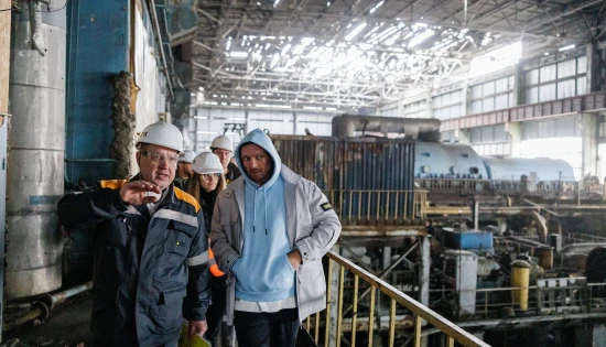 Image library / Oleksandr Usyk at a war-damaged DTEK power plant
