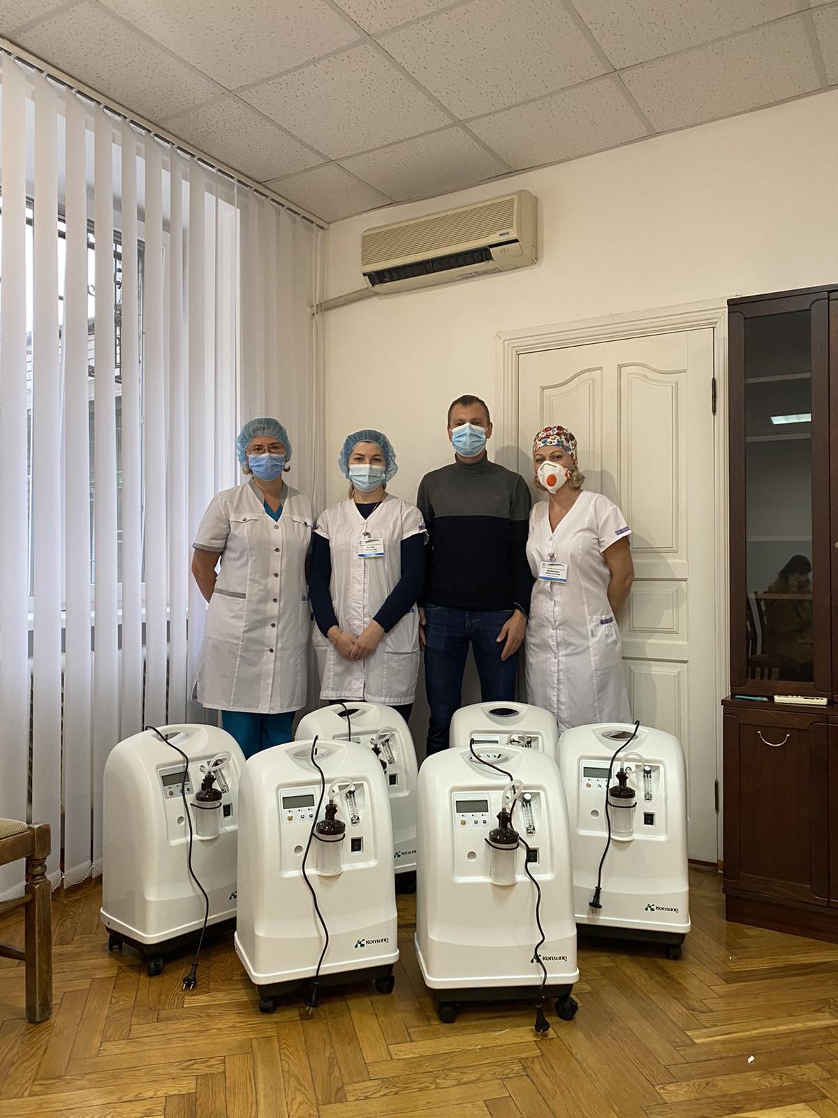 Життєдайний кисень: ДТЕК та Фонд Ріната Ахметова передали кисневі концентратори  Павлоградській лікарні інтенсивного лікування