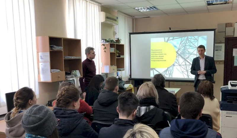 Ефективне виробництво. ДТЕК Дніпровські електромережі показав студентам роботу компанії зсередини