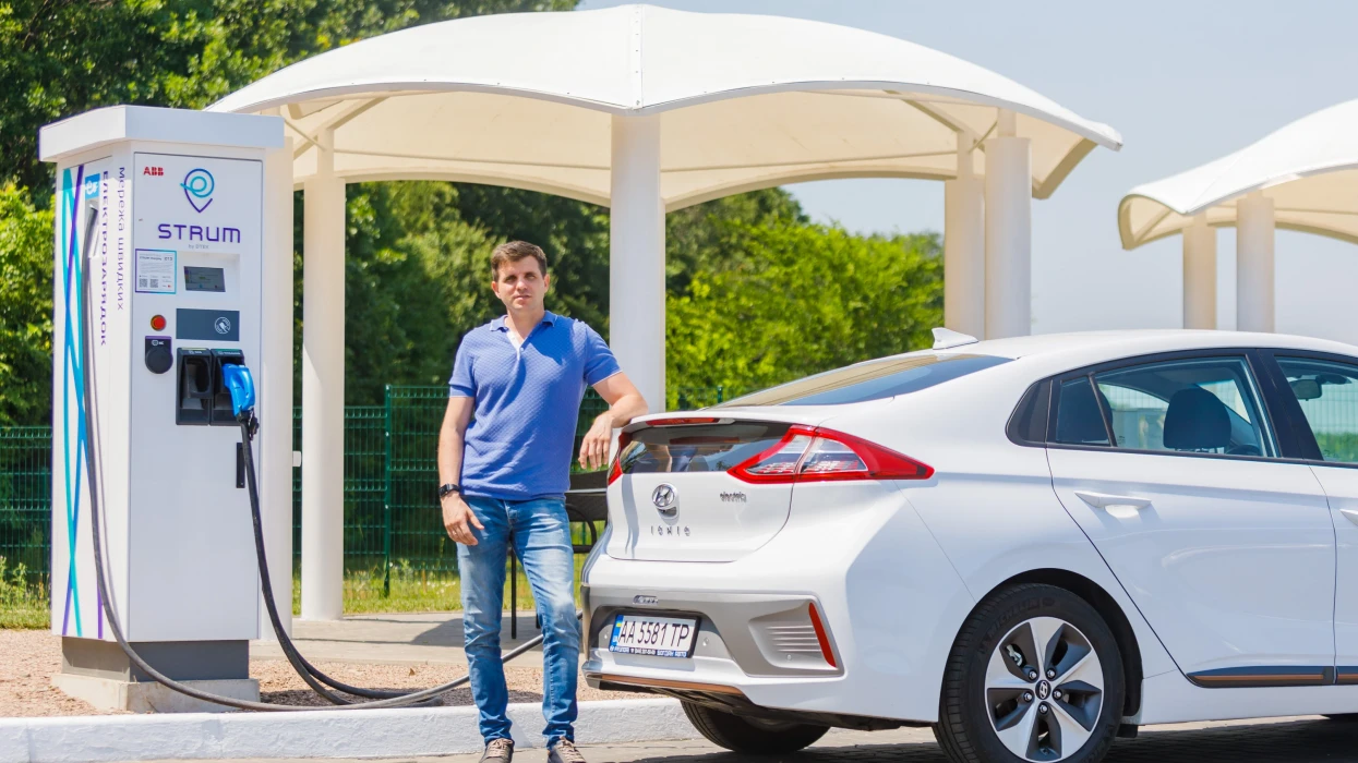 DTEK connected Kyiv and Odessa with a network of high-speed charging stations STRUM