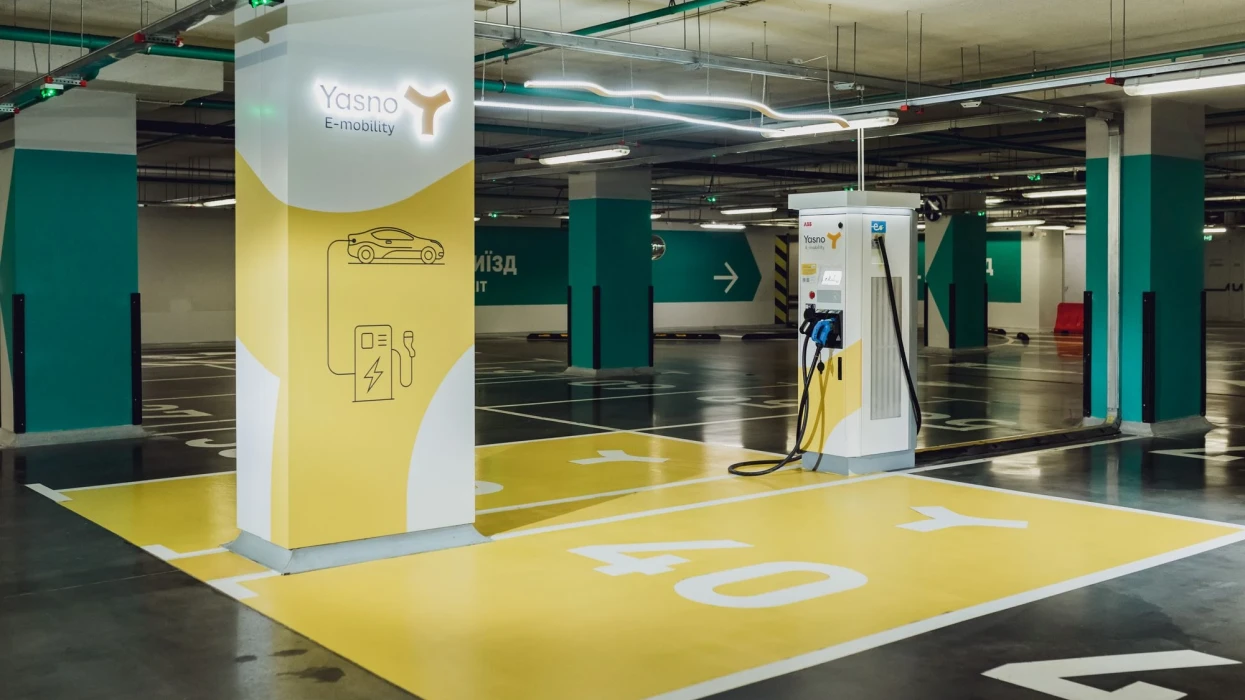 Мережа зарядних станцій STRUM стала YASNO E-mobility
