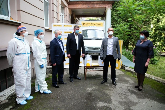 Допомагатимуть рятувати життя: ДТЕК разом з Фондом Ріната Ахметова передав апарати ШВЛ  Івано-Франківщині