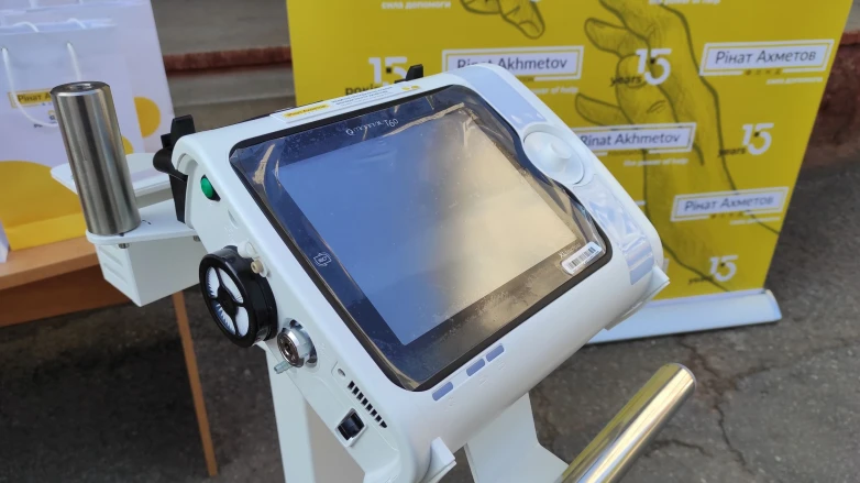 Прикарпаття отримало 21 апарат штучної вентиляції легень від ДТЕК та Фонду Ріната Ахметова від початку пандемії