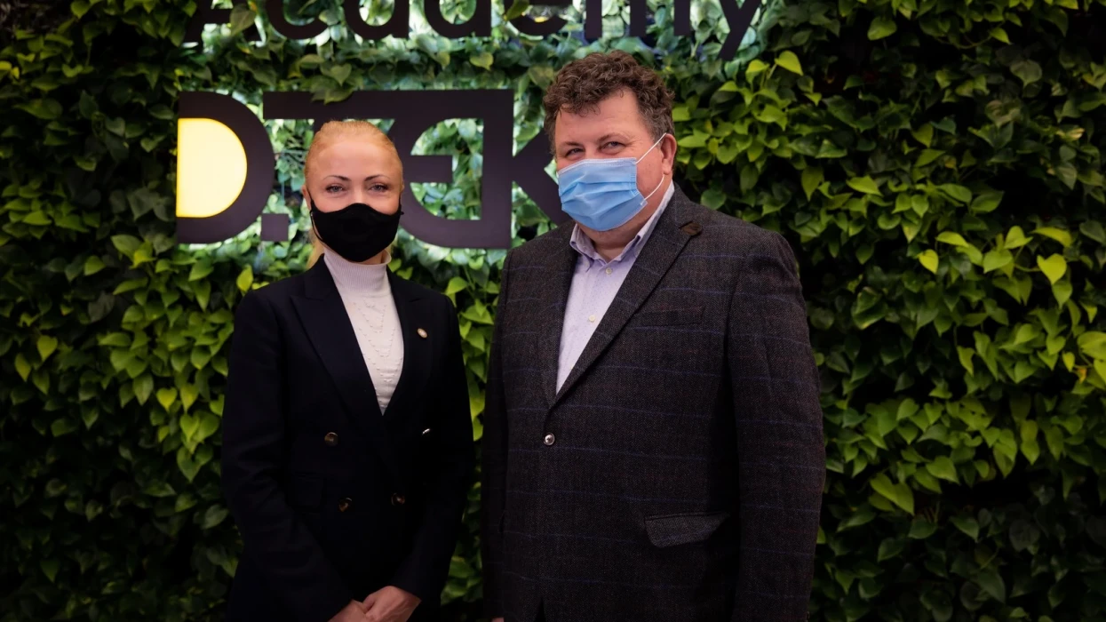 Академія ДТЕК та КНУ імені Т. Шевченка розвиватимуть освітню екосистему в Україні – підписаний меморандум