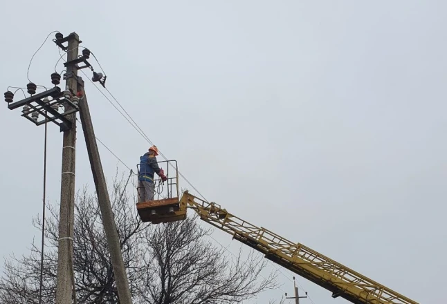 ДТЕК Донецькі електромережі повернув електропостачання жителям Опитного, що 6 років було без світла