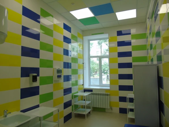 Завдяки ДТЕК та ПРООН у Щасті відремонтували дитячу поліклініку