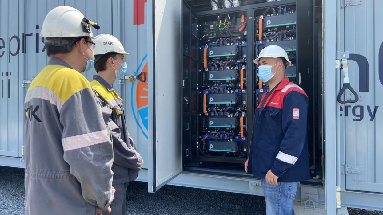 Енергетики ДТЕК Запорізька ТЕС пройшли навчальний курс від Honeywell щодо роботи із першою в Україні системою накопичення енергії