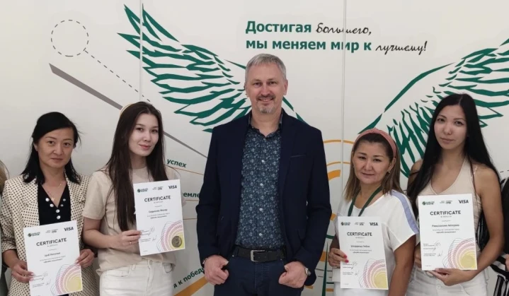 Дизайн-мислення для трансформації бізнесу. Експерти ДТЕК поділилися досвідом з банком Казахстану