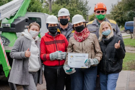 Як в Україні встановлюють рекордну кількість платформ для гнізд лелек протягом місяця і до чого тут мистецтво