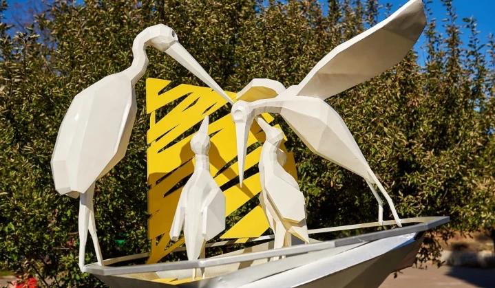 The sculpture #EnergyWings appeared in Kyiv - the first collaboration between DTEK and contemporary Ukrainian art