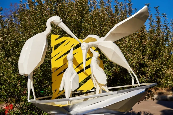 The sculpture #EnergyWings appeared in Kyiv - the first collaboration between DTEK and contemporary Ukrainian art