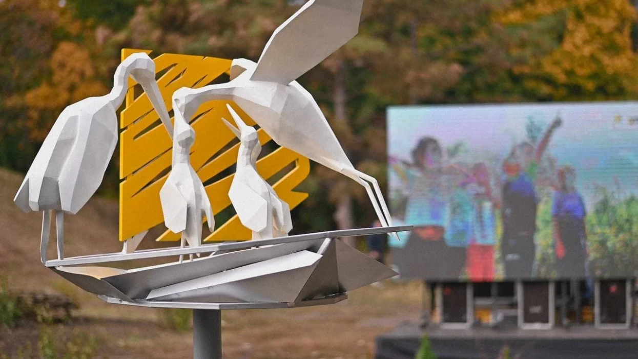 В Одесі з'явилася скульптура #Лелеченьки – перша колаборація ДТЕК і сучасного українського мистецтва