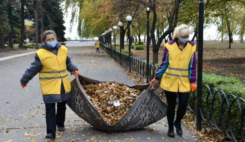 Волонтери ДТЕК Енерго висадили 800 дерев в рамках щорічної екологічної толоки «Зелене місто»