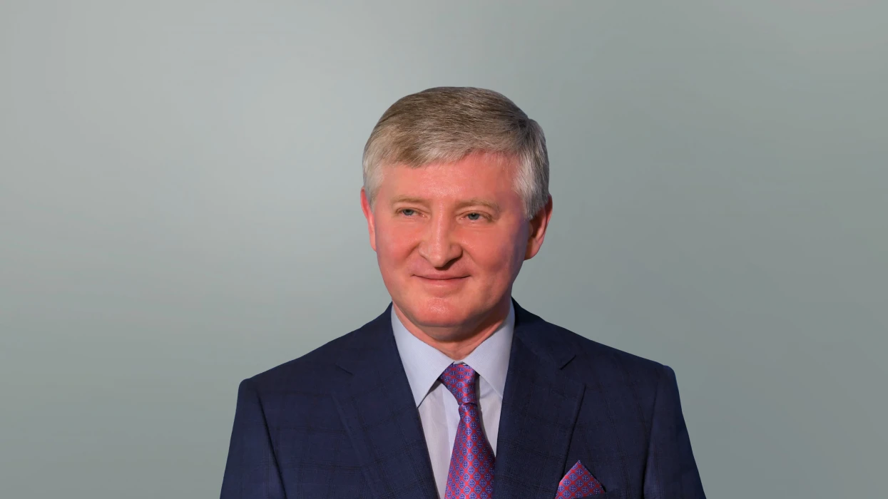 Rinat Akhmetov congrulates on the Energy Day