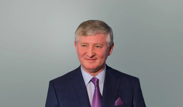 Rinat Akhmetov congrulates on the Energy Day