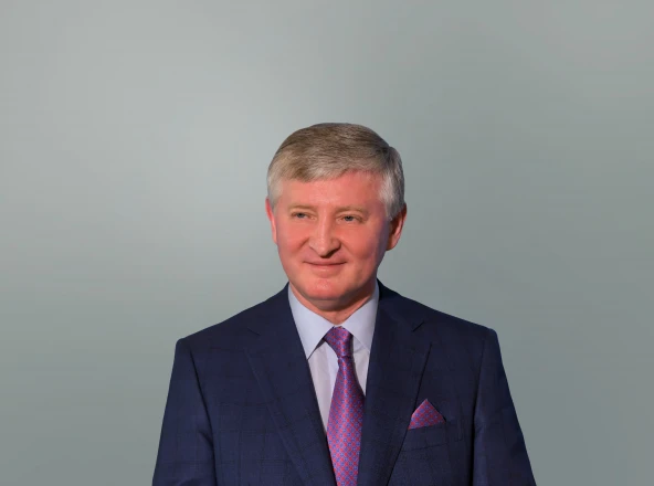 Rinat Akhmetov congrulates on the Energy Day
