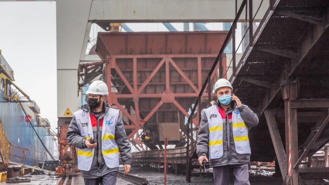 ДТЕК на початку року зустрічає ще два судна з американським вугіллям
