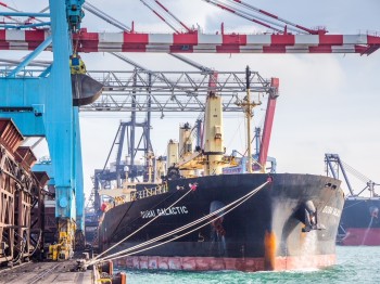 ДТЭК привез очередной «Панамакс» с 45 тыс. т колумбийского угля