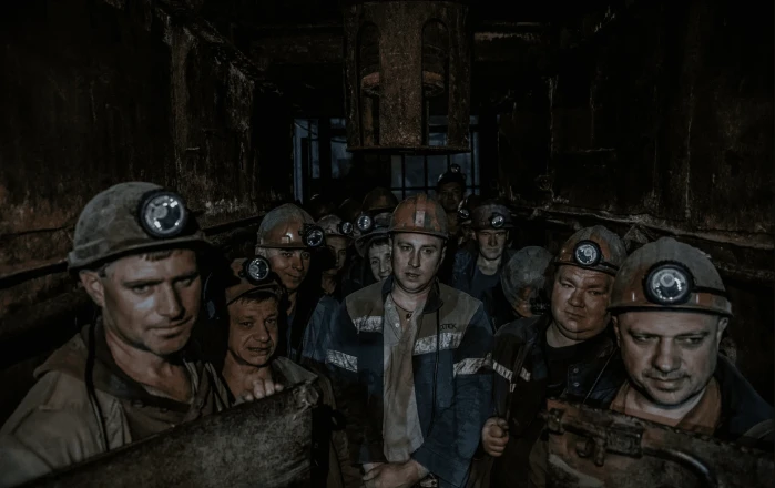 Вугільний пил і метан внизу, російські бомби вгорі – The New York Times про енергетичний фронт українських шахтарів