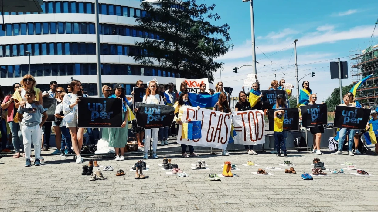 Protestors target Uniper because of cooperation with Russia