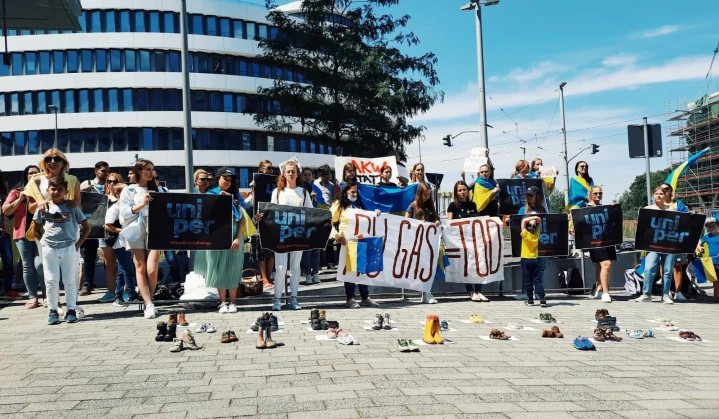 Stop Bloody Energy: українці пікетували німецьку енергокомпанію Uniper