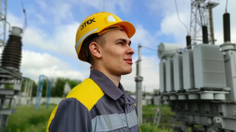 Під час війни ДТЕК Мережі забезпечив стабільною роботою та зарплатнею 66 студентів