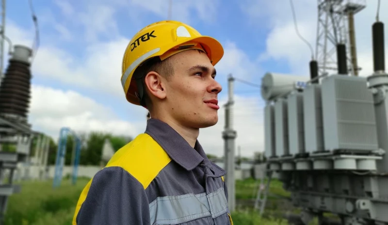 Під час війни ДТЕК Мережі забезпечив стабільною роботою та зарплатнею 66 студентів