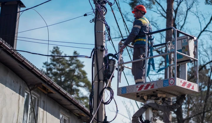 200 days of struggle at the energy front: energy professionals brought the lights back for 3.8 mln Ukrainian families