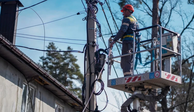 200 days of struggle at the energy front: energy professionals brought the lights back for 3.8 mln Ukrainian families