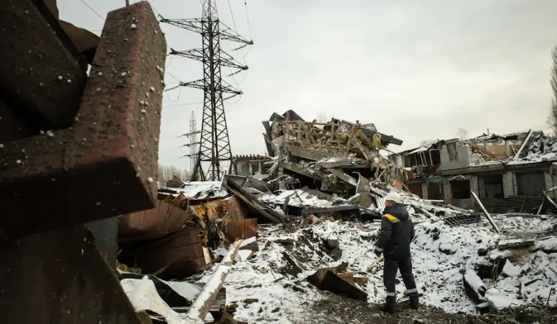 48 годин без сну, під дощем, снігом і морозом: як енергетики ДТЕК повертають світло після ракетних атак
