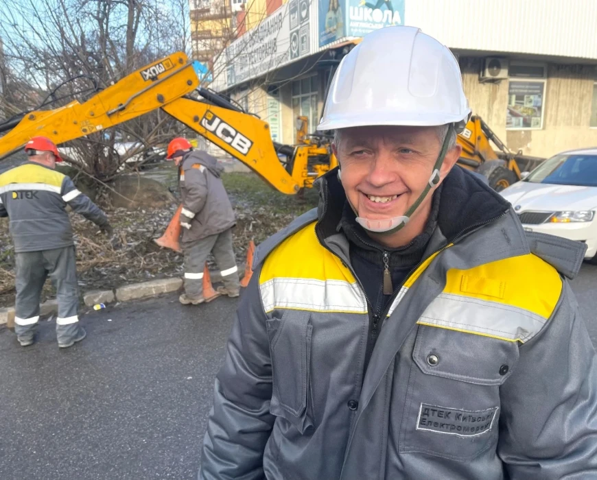 Meet the heroes fixing Kyiv’s power supplies as russian missiles rain down – Kyiv Post about DTEK's power engineers