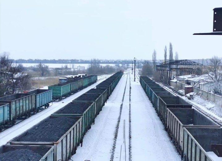 DTEK Energy miners have provided nearly 750 tonnes of coal to the Armed Forces of Ukraine, Ukrzaliznytsia railway operator and local communities since the war’s outbreak