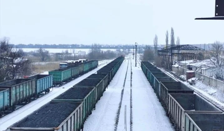DTEK Energy miners have provided nearly 750 tonnes of coal to the Armed Forces of Ukraine, Ukrzaliznytsia railway operator and local communities since the war’s outbreak