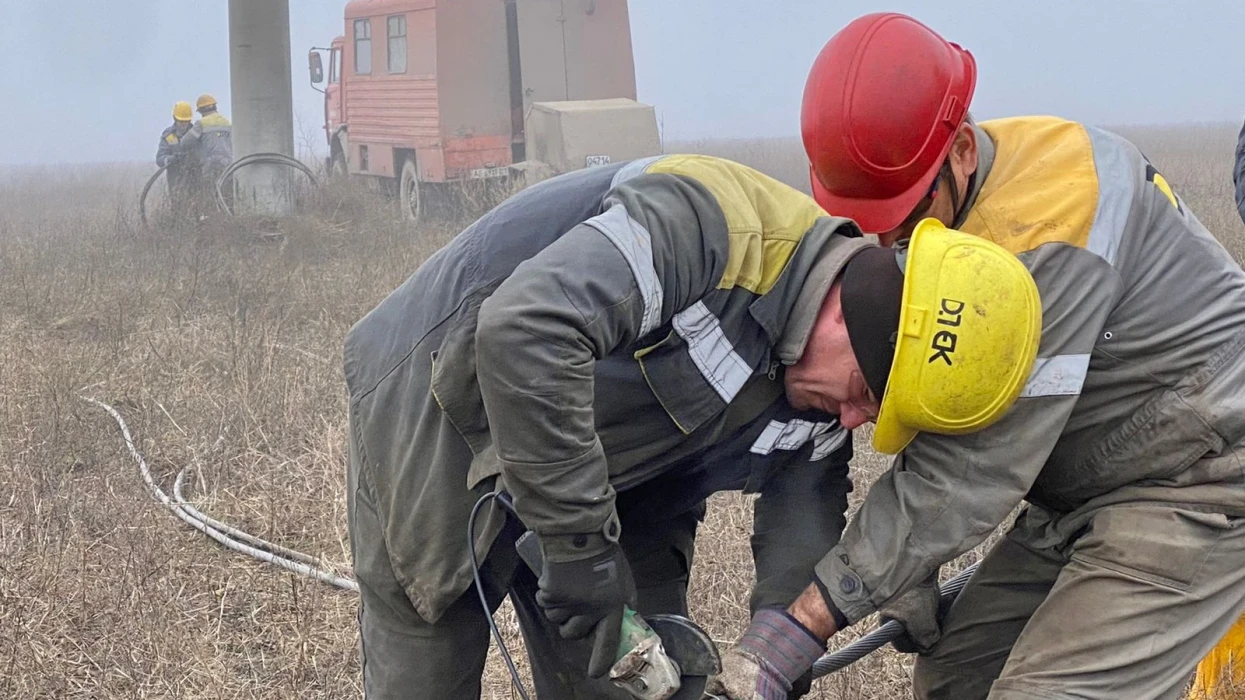 За тиждень ДТЕК повернув світло ще 46 тисячам родин у Дніпропетровській та Донецькій областях
