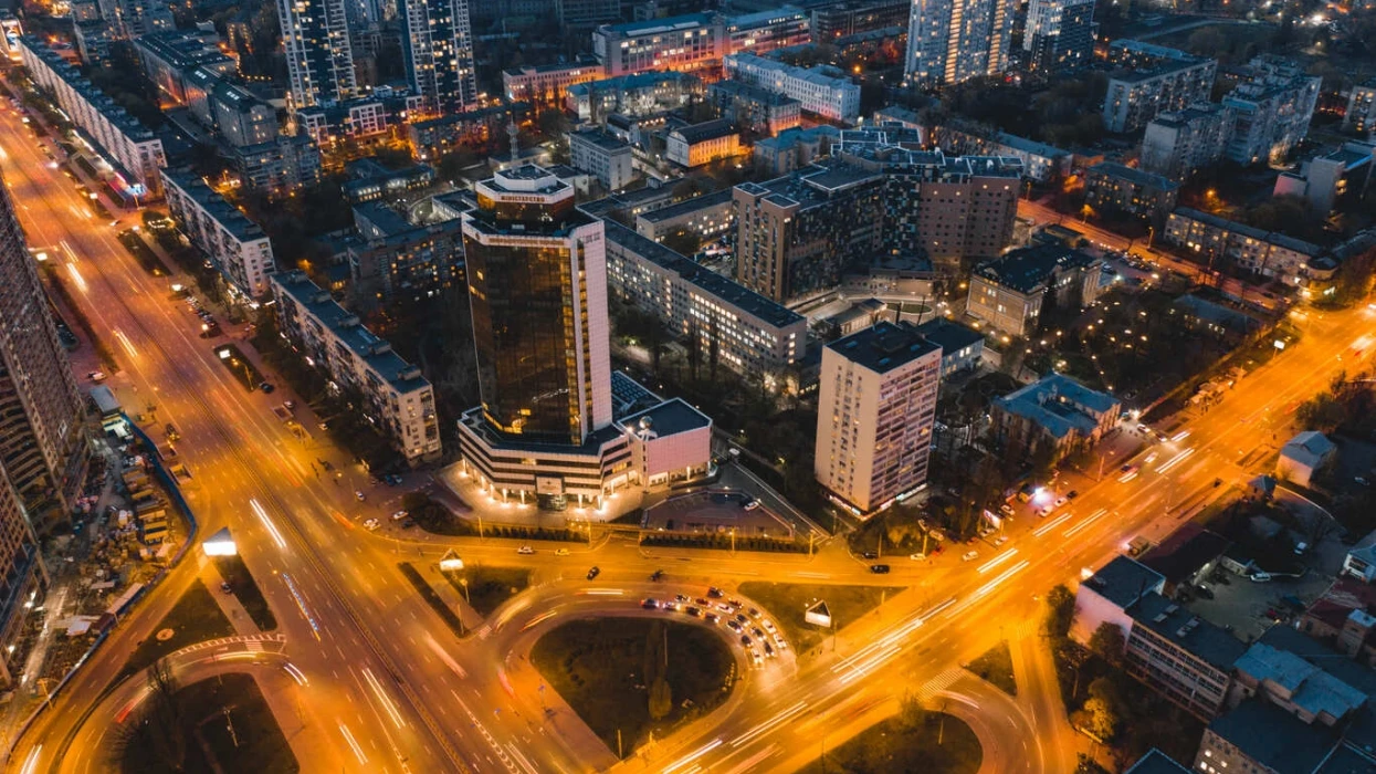 DTEK brings the lighting back: in March energy workers resumed electricity supply for 190 thousand families of Donetsk and Dnipropetrovsk regions