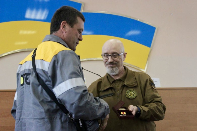 Energy workers of DTEK Dnipro Grids received an award for their support to the Armed Forces of Ukraine