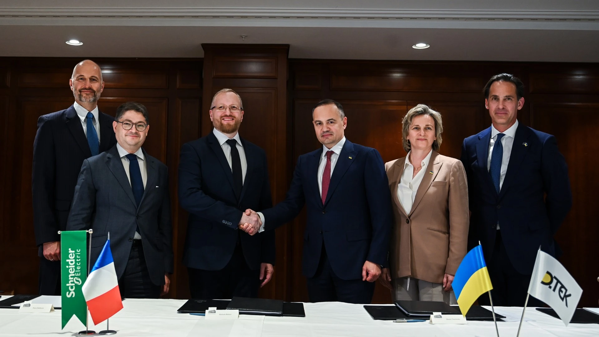 Schneider Electric та Група ДТЕК підписали Меморандум про взаєморозуміння напередодні Ukrainian Recovery Conference  