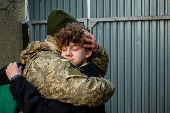 «Герої поруч»: на Megogo стартував відеокурс з підтримки ветеранів від ДТЕК і Метінвест