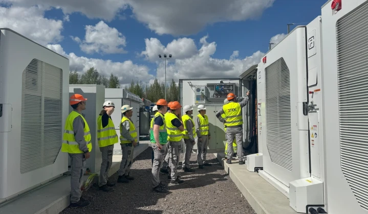 DTEK Renewables and Fluence representatives during practical energy storage system management training
