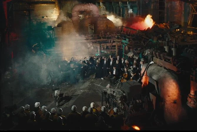 Christmas “Carol of the Bells” Performed at Destroyed Thermal Power Plant