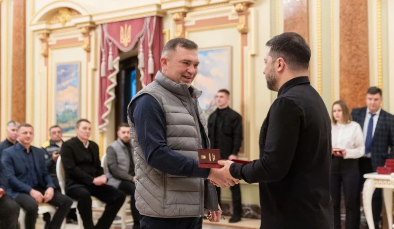 Президент нагородив одинадцятьох енергетиків ДТЕК державними нагородами за внесок у збереження світла в Україні