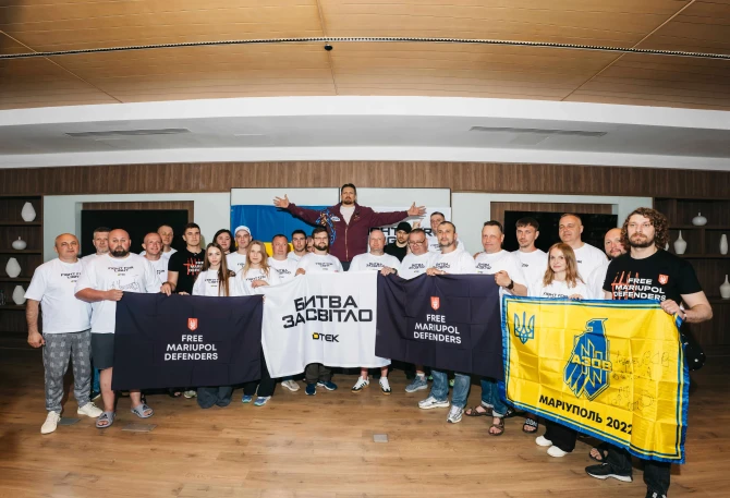 Ukraine’s Usyk backs energy recovery, meets workers in Cairo before 23rd May fight