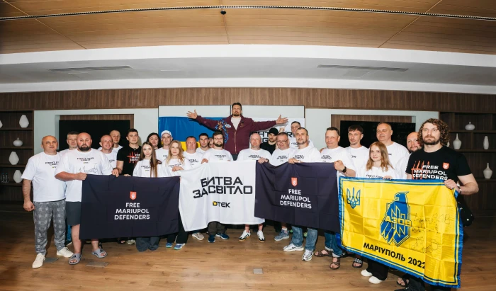 Ukraine’s Usyk backs energy recovery, meets workers in Cairo before 23rd May fight