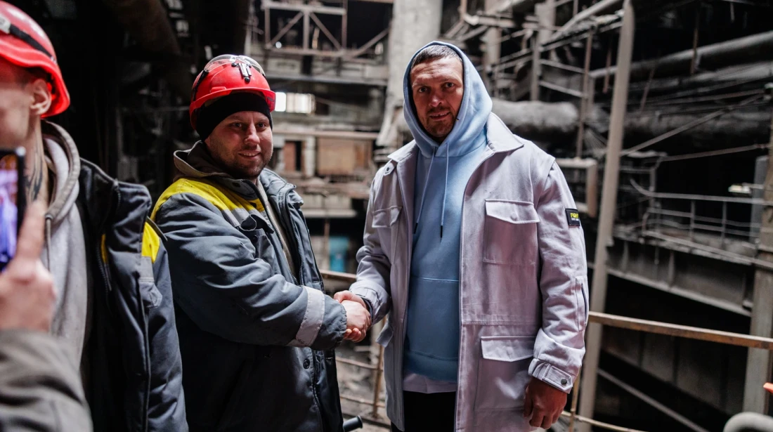 Олександр Усик провів тренування на зруйнованій росіянами ТЕС