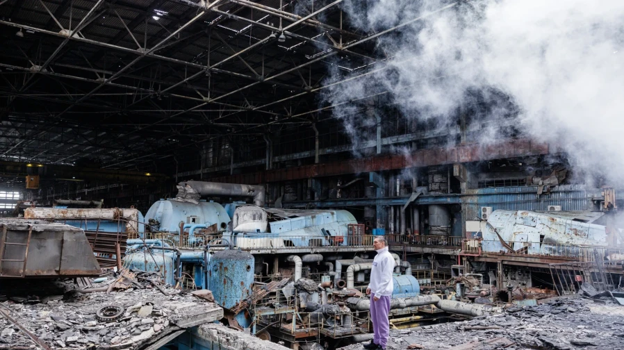 Usyk trains at a damaged DTEK thermal power plant