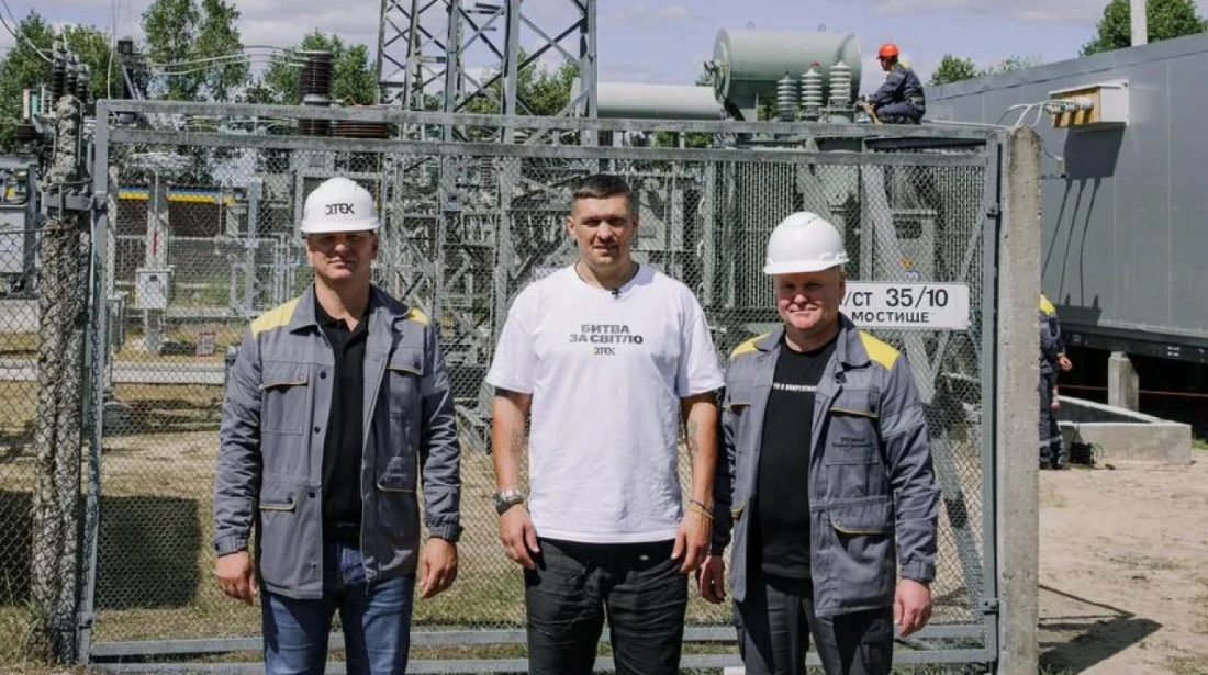 Boxing champion Usyk backs Ukrainian energy workers in visit to liberated territory