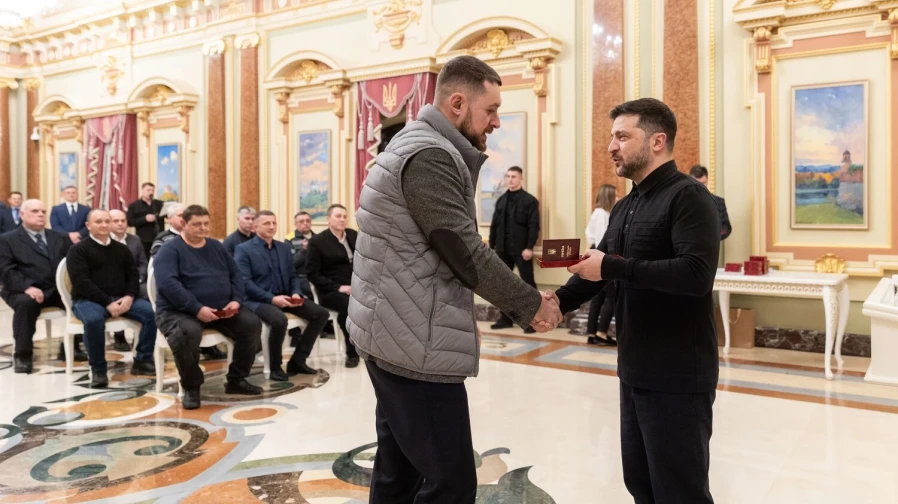 Президент нагородив одинадцятьох енергетиків ДТЕК державними нагородами за внесок у збереження світла в Україні