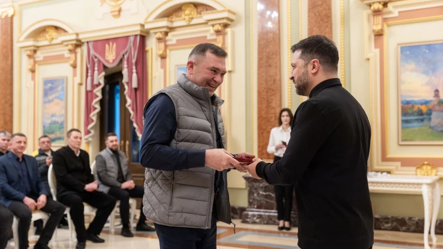 Президент нагородив одинадцятьох енергетиків ДТЕК державними нагородами за внесок у збереження світла в Україні
